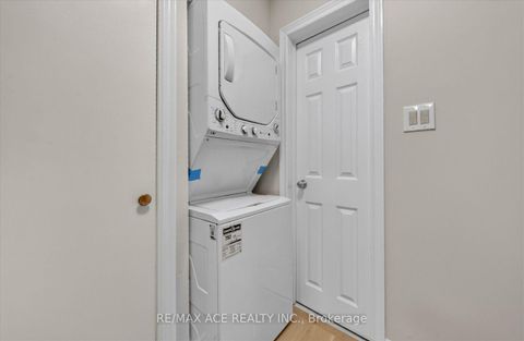 Photo 25 at 124 Honeywood Road, Jane Heights, Toronto