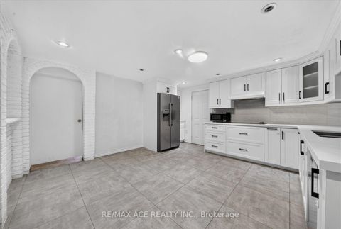 Photo 29 at 124 Honeywood Road, Jane Heights, Toronto