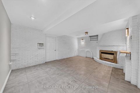 Photo 31 at 124 Honeywood Road, Jane Heights, Toronto