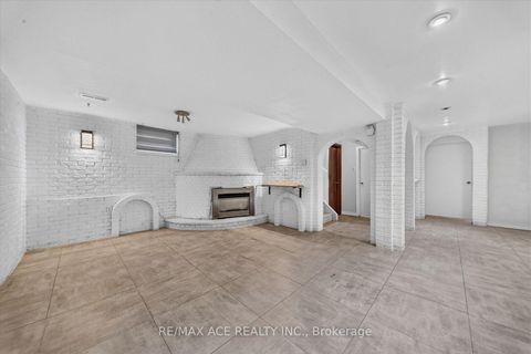 Photo 32 at 124 Honeywood Road, Jane Heights, Toronto