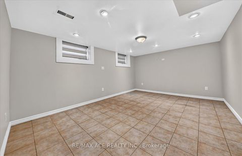 Photo 37 at 124 Honeywood Road, Jane Heights, Toronto