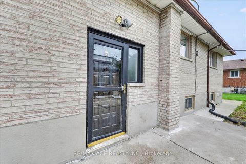 Photo 41 at 124 Honeywood Road, Jane Heights, Toronto