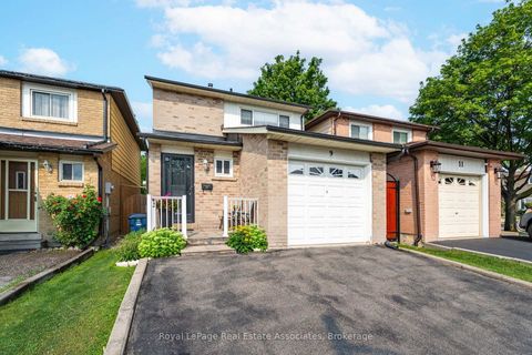Photo 1 at 9 Windwood Drive, Clairville, Toronto