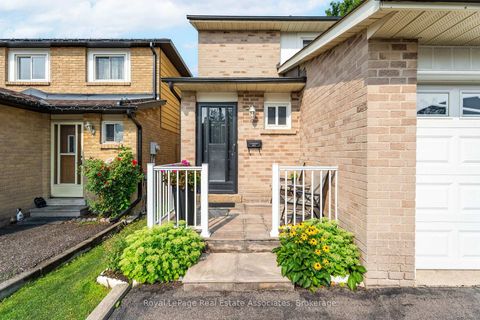 Photo 2 at 9 Windwood Drive, Clairville, Toronto
