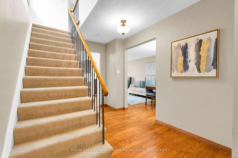 Photo 5 at 9 Windwood Drive, Clairville, Toronto