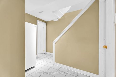 Photo 18 at 9 Windwood Drive, Clairville, Toronto