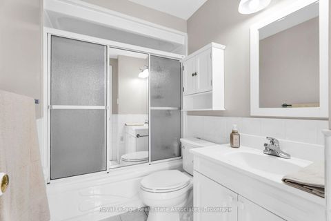 Photo 31 at 9 Windwood Drive, Clairville, Toronto