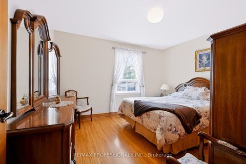Photo 18 at 42 Woolgar Avenue, City Centre West, Toronto