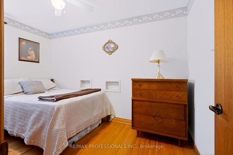 Photo 20 at 42 Woolgar Avenue, City Centre West, Toronto