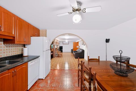 Photo 35 at 42 Woolgar Avenue, City Centre West, Toronto