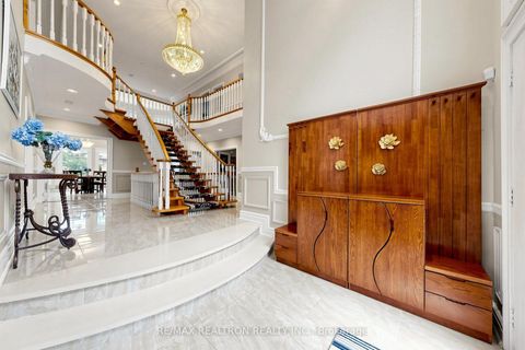 Photo 2 at 176 Elmwood Avenue, Willowdale East, Toronto