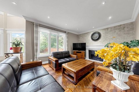 Photo 10 at 176 Elmwood Avenue, Willowdale East, Toronto