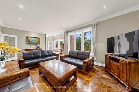 Photo 11 at 176 Elmwood Avenue, Willowdale East, Toronto