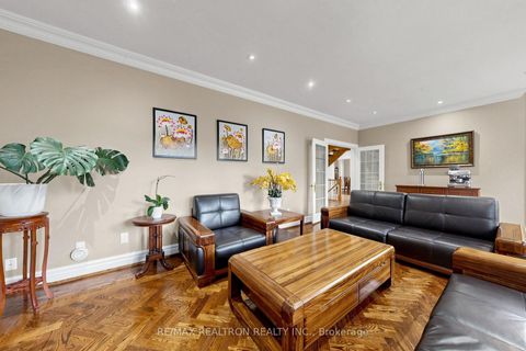Photo 12 at 176 Elmwood Avenue, Willowdale East, Toronto
