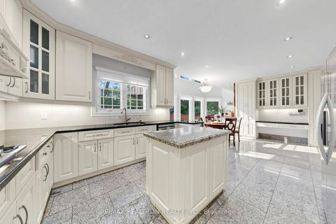 Photo 15 at 176 Elmwood Avenue, Willowdale East, Toronto