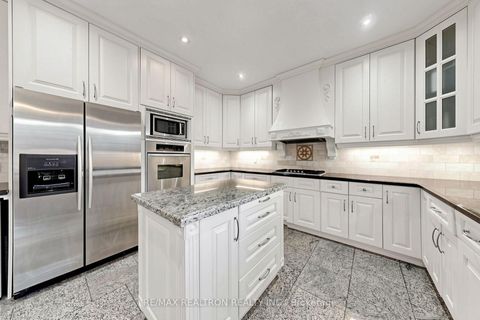 Photo 16 at 176 Elmwood Avenue, Willowdale East, Toronto