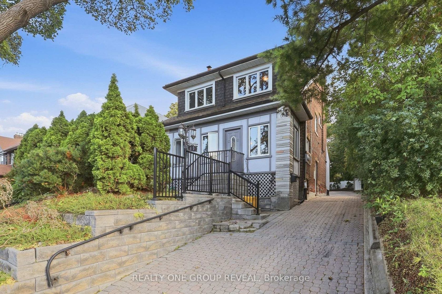83 Lawrence Avenue E, Lawrence Park South, Toronto photo number 2