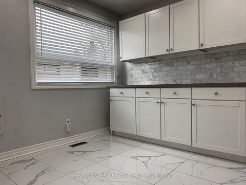 Photo 6 at 241 Ashlar Road, Crosby, Richmond Hill
