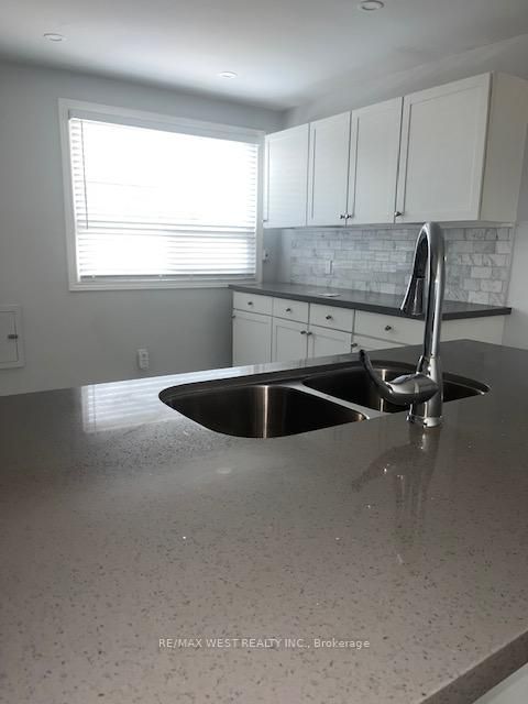 Photo 8 at 241 Ashlar Road, Crosby, Richmond Hill