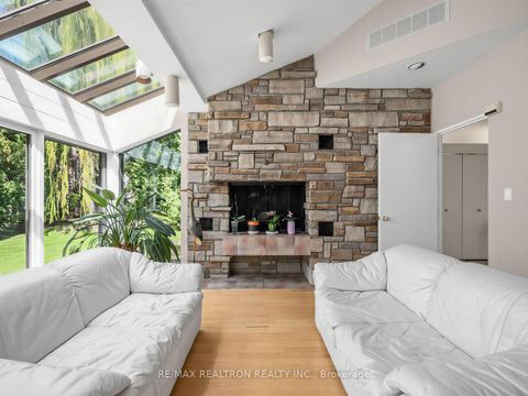 Photo 6 at 11 Mead Court, Windfields, Toronto