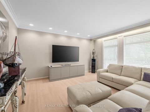 Photo 18 at 11 Mead Court, Windfields, Toronto