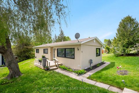 Photo 1 at 21 Hawthorne Drive, Rural Innisfil, Innisfil