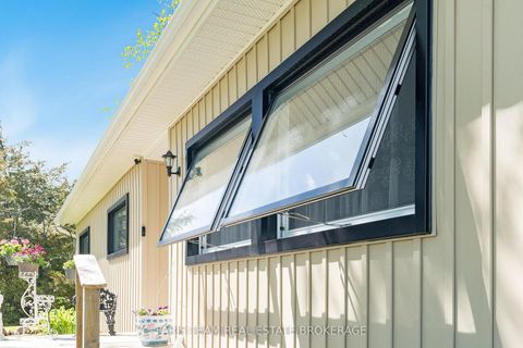 Photo 6 at 21 Hawthorne Drive, Rural Innisfil, Innisfil