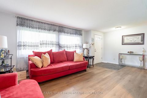 Photo 14 at 21 Hawthorne Drive, Rural Innisfil, Innisfil