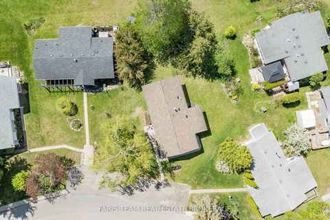 Photo 30 at 21 Hawthorne Drive, Rural Innisfil, Innisfil