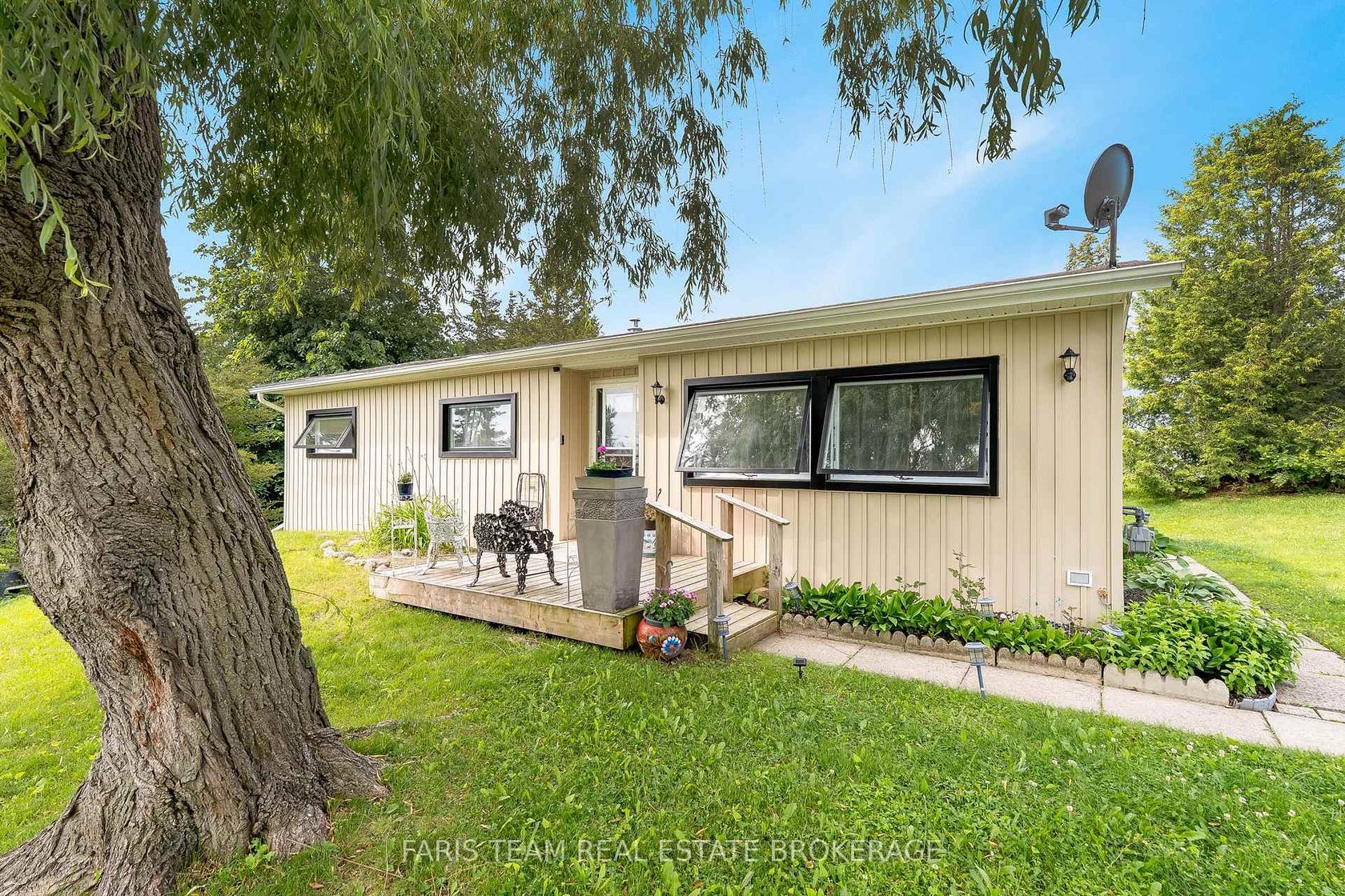 21 Hawthorne Drive, Rural Innisfil, Innisfil photo number 2