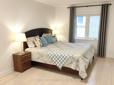 Photo 16 at 67 Chantilly Crescent, Westbrook, Richmond Hill