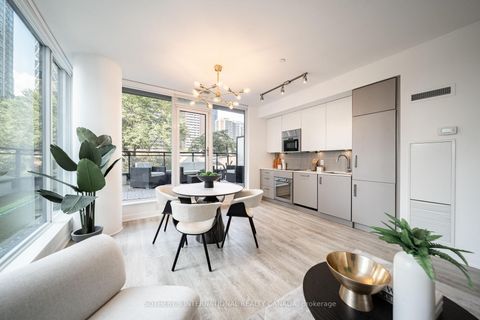 Photo 11 at 302 - 17 Dundonald Street, Yonge Corridor, Toronto