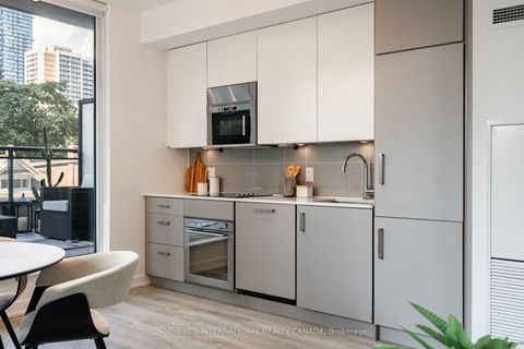 Photo 13 at 302 - 17 Dundonald Street, Yonge Corridor, Toronto