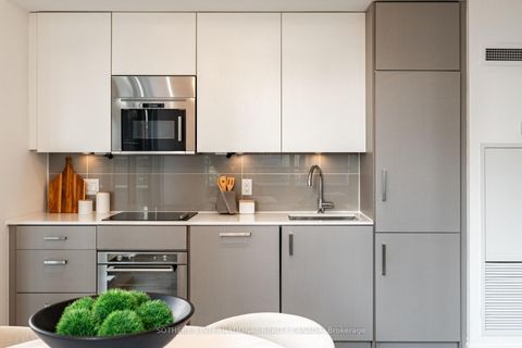 Photo 14 at 302 - 17 Dundonald Street, Yonge Corridor, Toronto