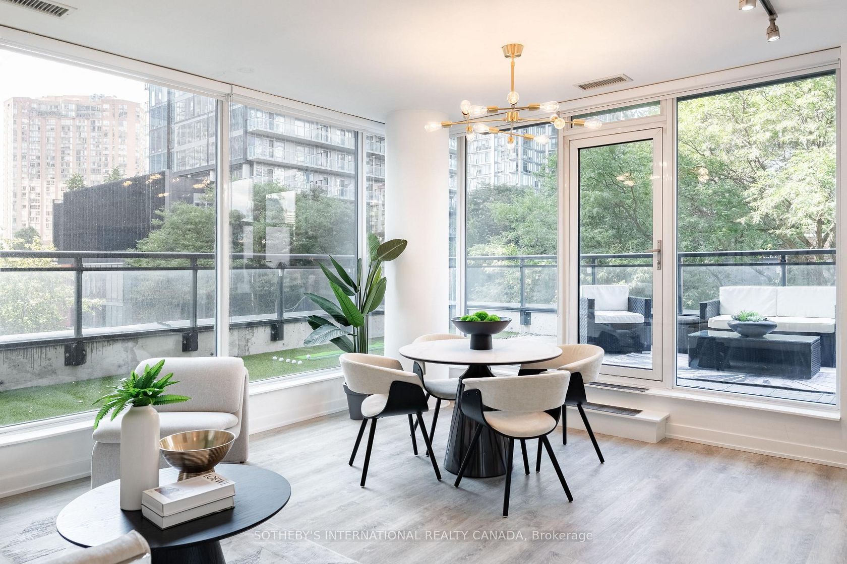 302 - 17 Dundonald Street, Yonge Corridor, Toronto 