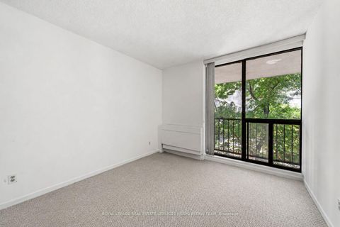 Photo 22 at #411 - 33 Harbour Square, Waterfront Communities C1, Toronto