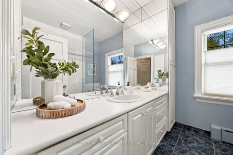Photo 23 at 111 Welland Avenue, Moore Park, Toronto