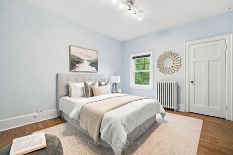 Photo 28 at 111 Welland Avenue, Moore Park, Toronto