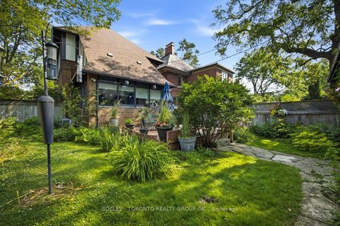 Photo 37 at 111 Welland Avenue, Moore Park, Toronto