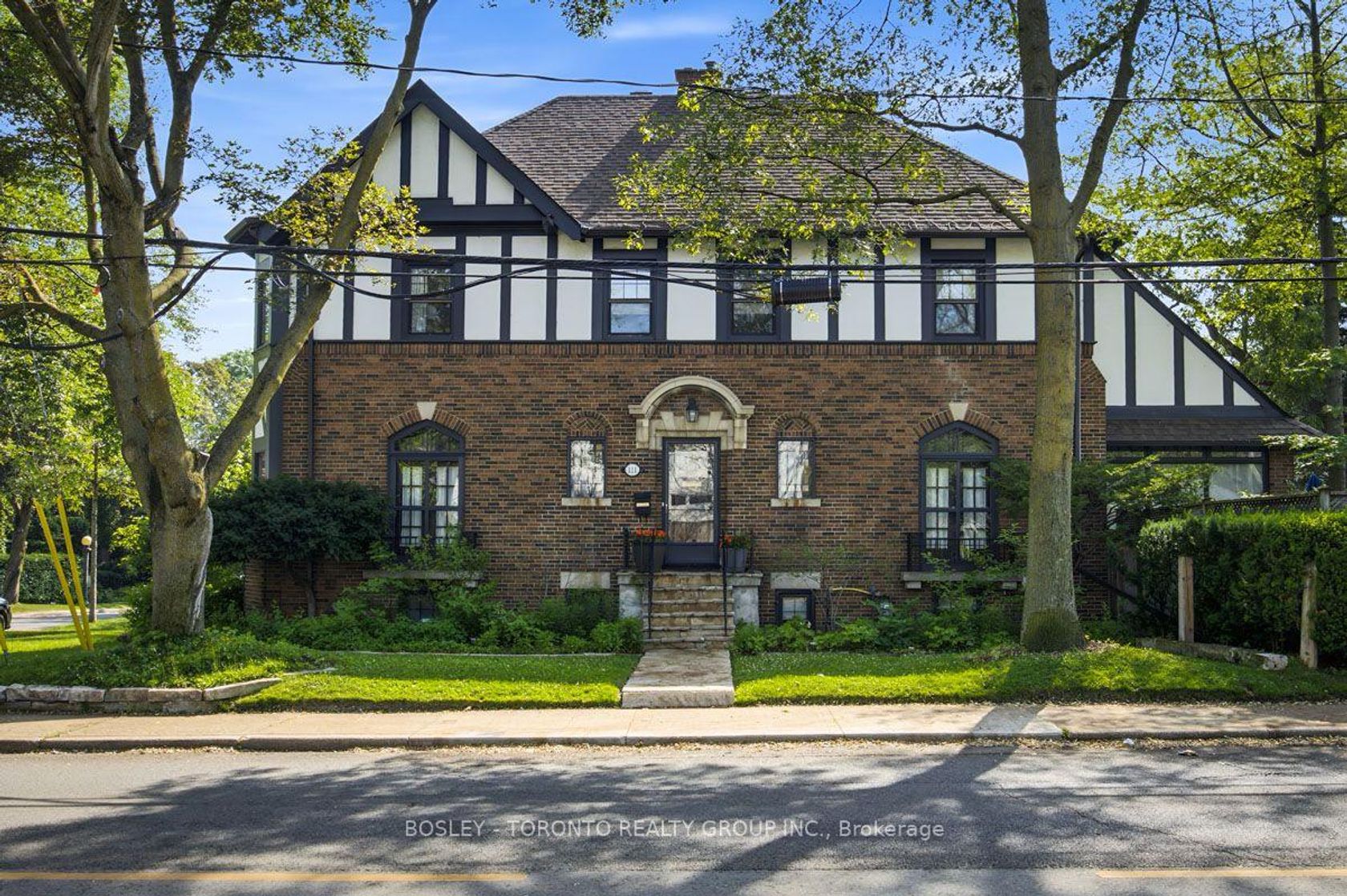 111 Welland Avenue, Moore Park, Toronto photo number 2