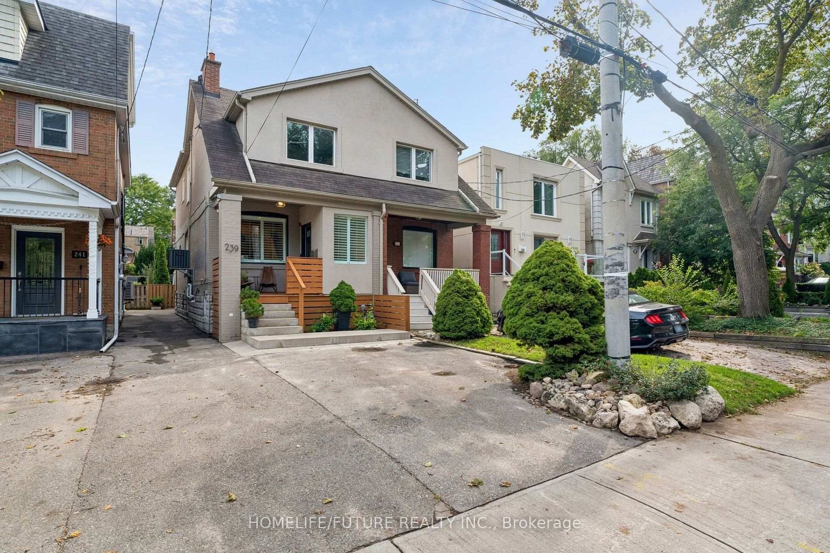 239 Broadway Avenue, Mount Pleasant East, Toronto photo number 2
