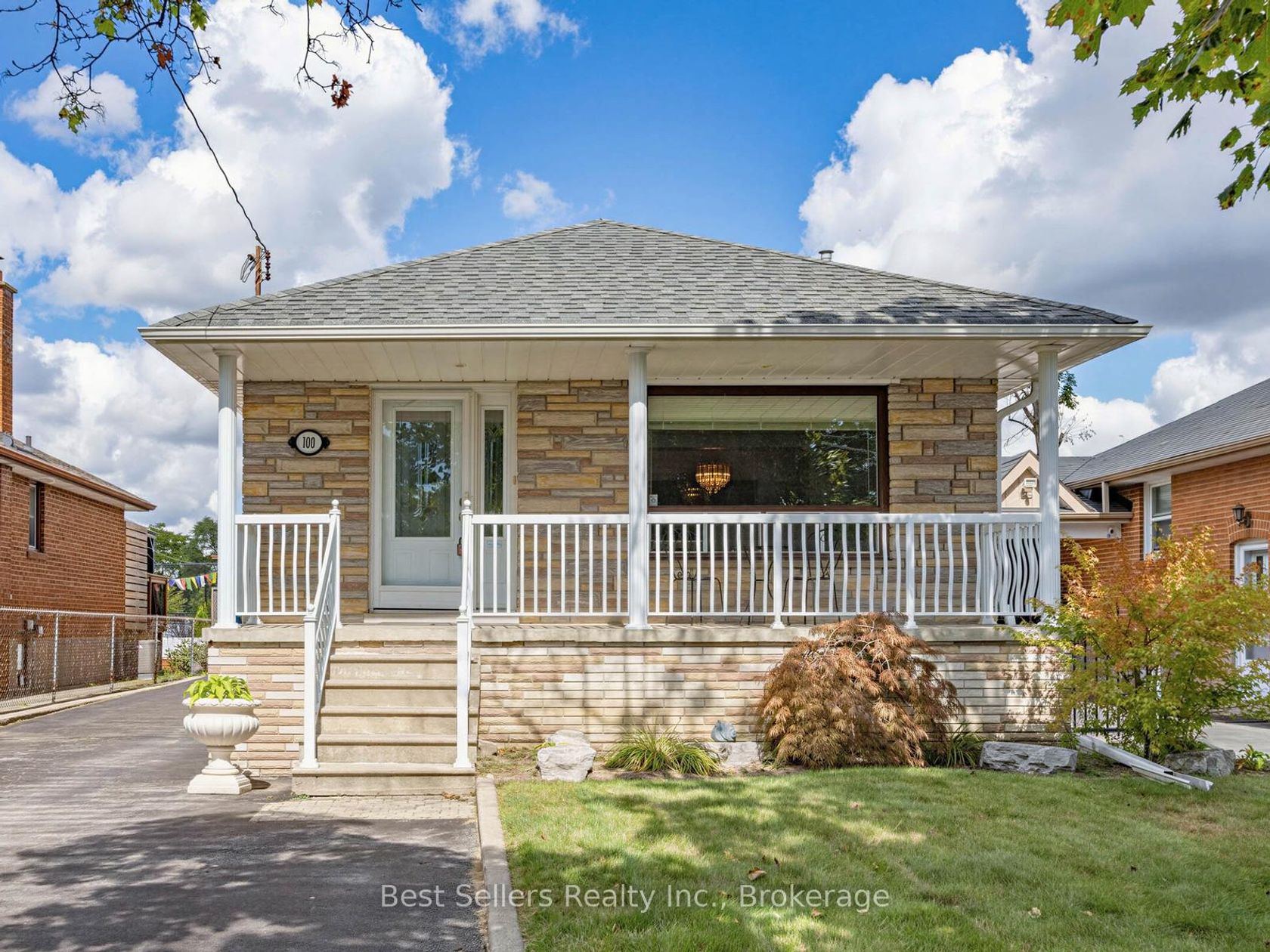100 Nordin Avenue, City Centre West, Toronto photo number 2