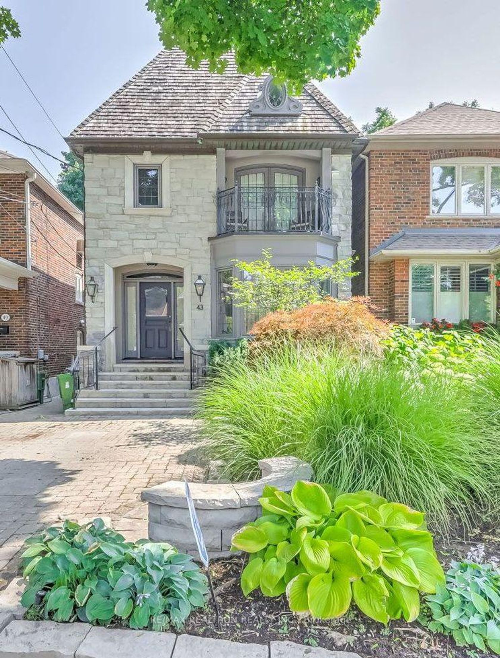 43 Joicey Boulevard, Nortown, Toronto photo number 2