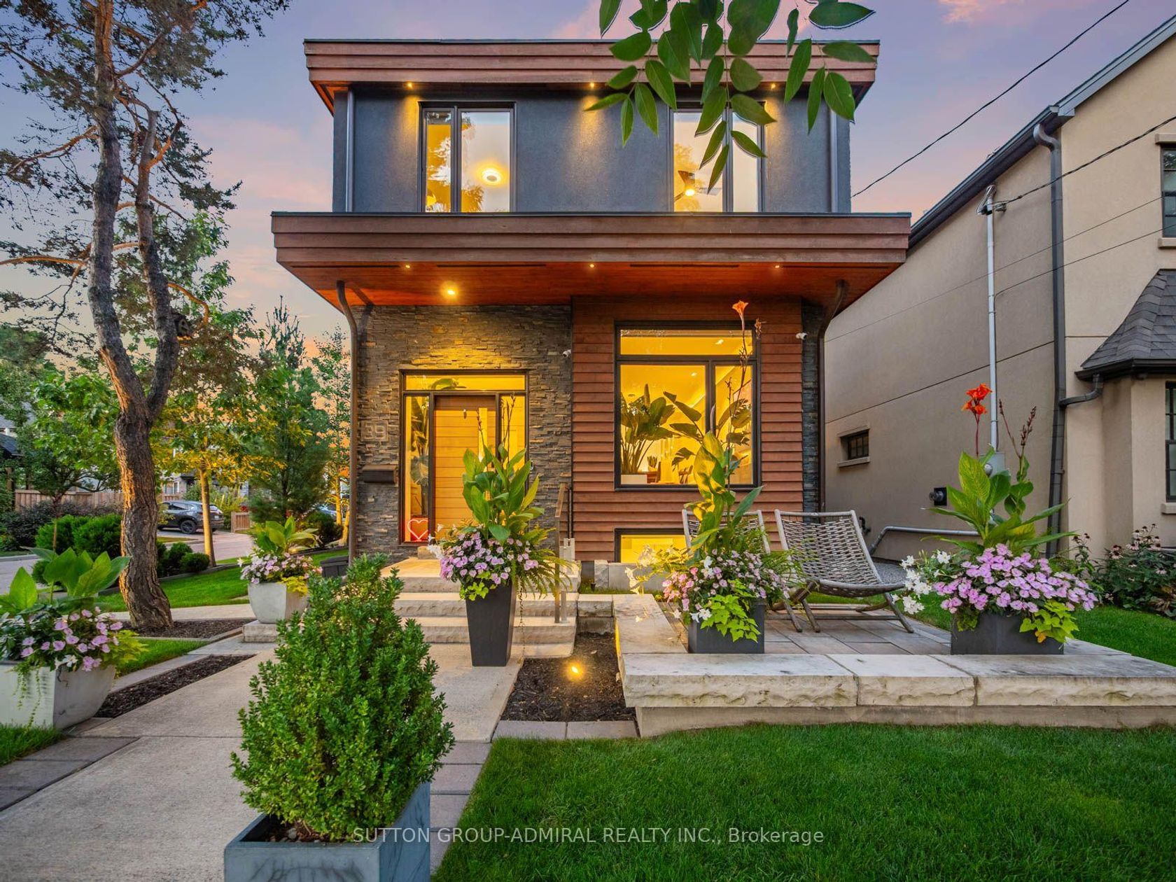 39 Red Deer Avenue, Cliffside, Toronto photo number 2