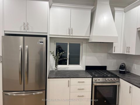 Photo 13 at 252 Earlscourt Avenue, Fairbank, Toronto