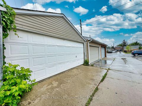 Photo 45 at 252 Earlscourt Avenue, Fairbank, Toronto