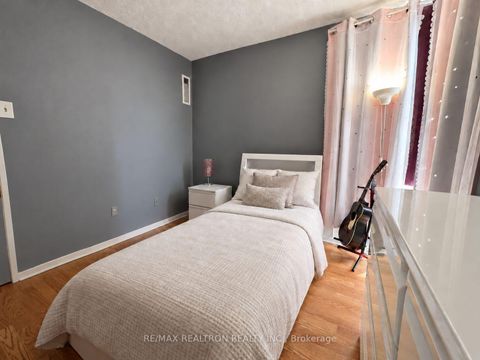Photo 19 at 1411 - 10 Martha Eaton Way, Amesbury, Toronto