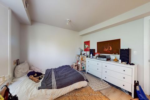 Photo 9 at 467 Keele Street, Junction Area, Toronto