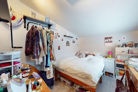 Photo 11 at 467 Keele Street, Junction Area, Toronto