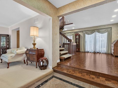 Photo 2 at 11 Paris Court, Donalda, Toronto